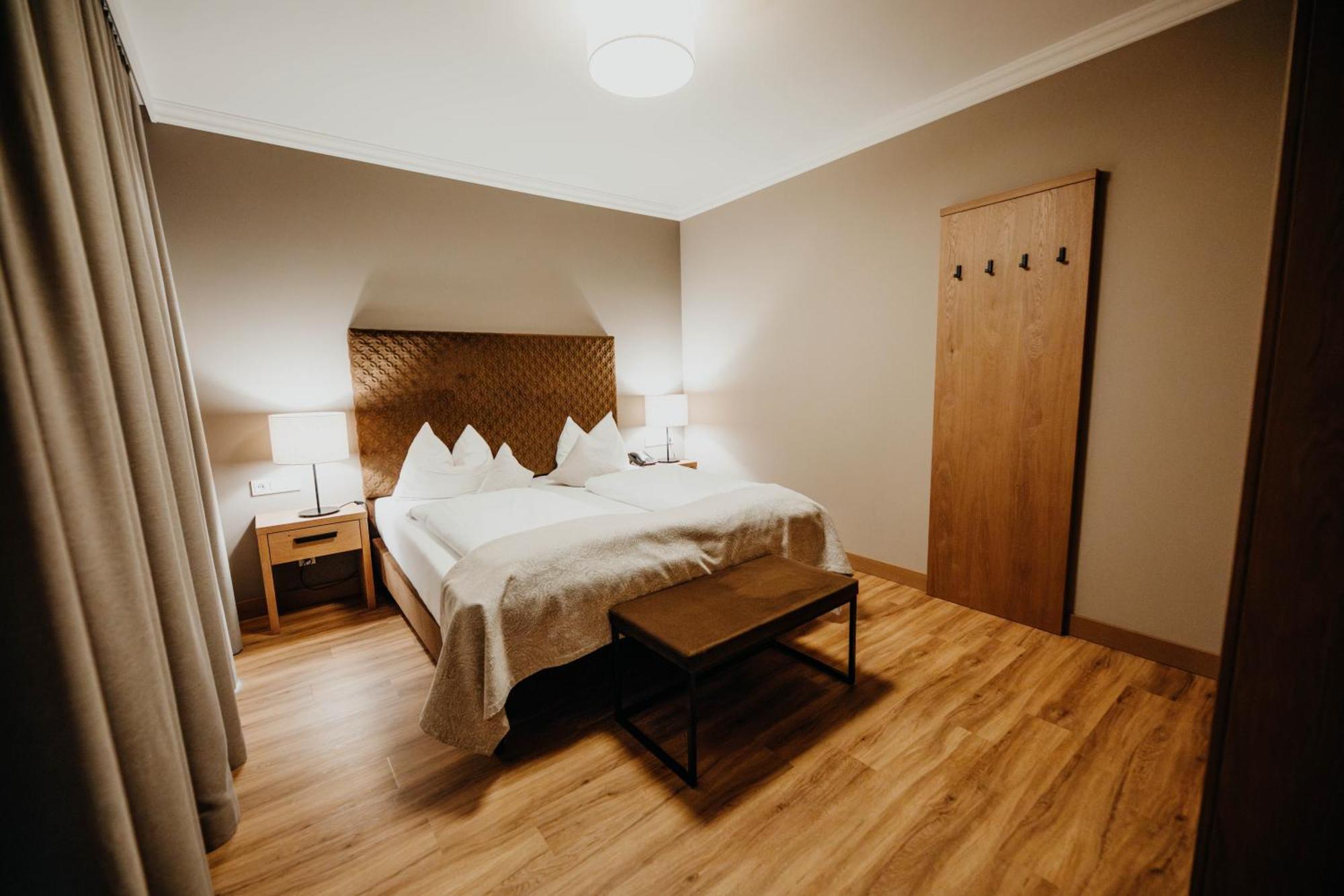 Post Seefeld - Wellnesshotel Tirol Seefeld in Tirol Pokoj fotografie