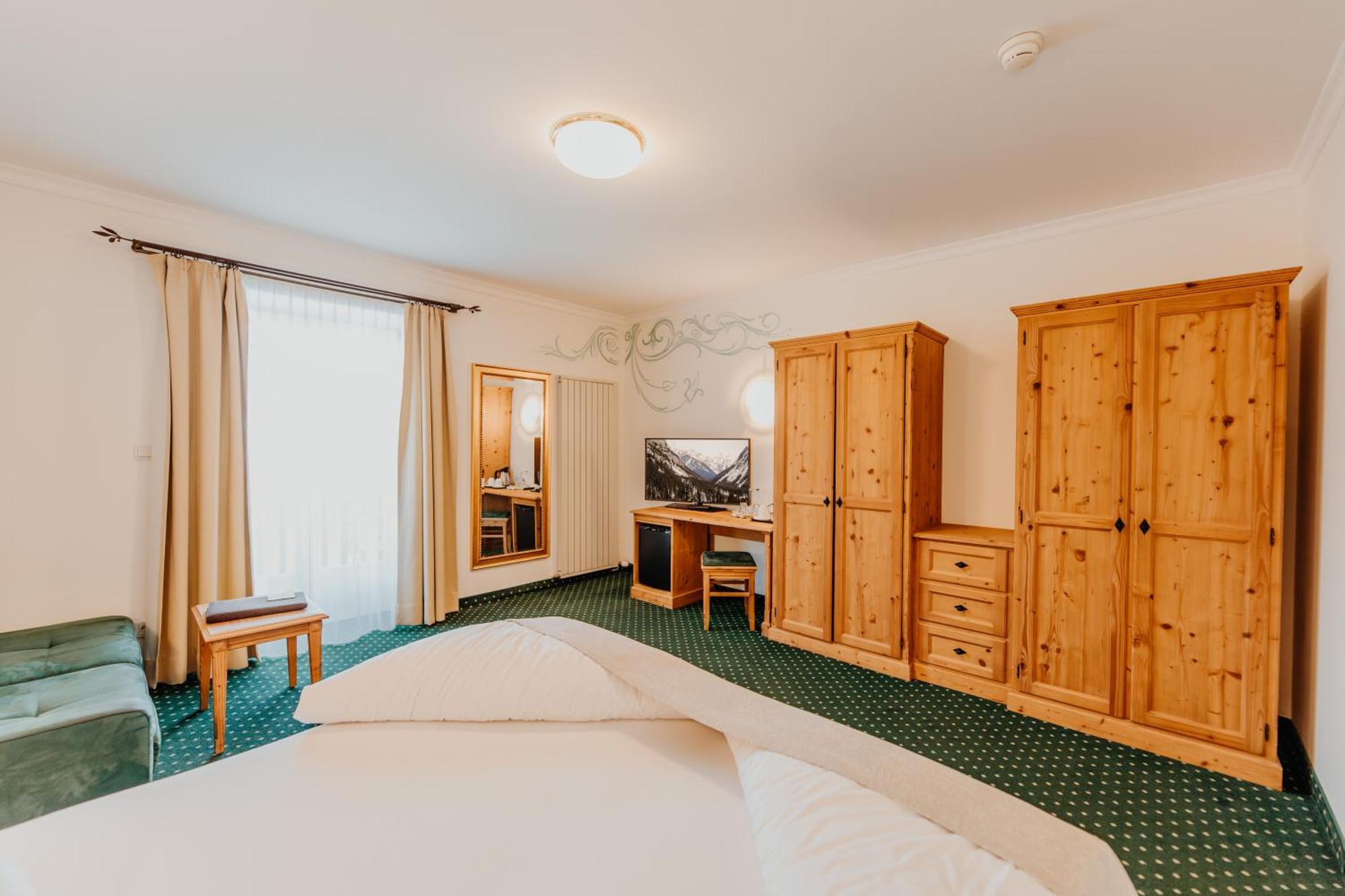 Post Seefeld - Wellnesshotel Tirol Seefeld in Tirol Pokoj fotografie