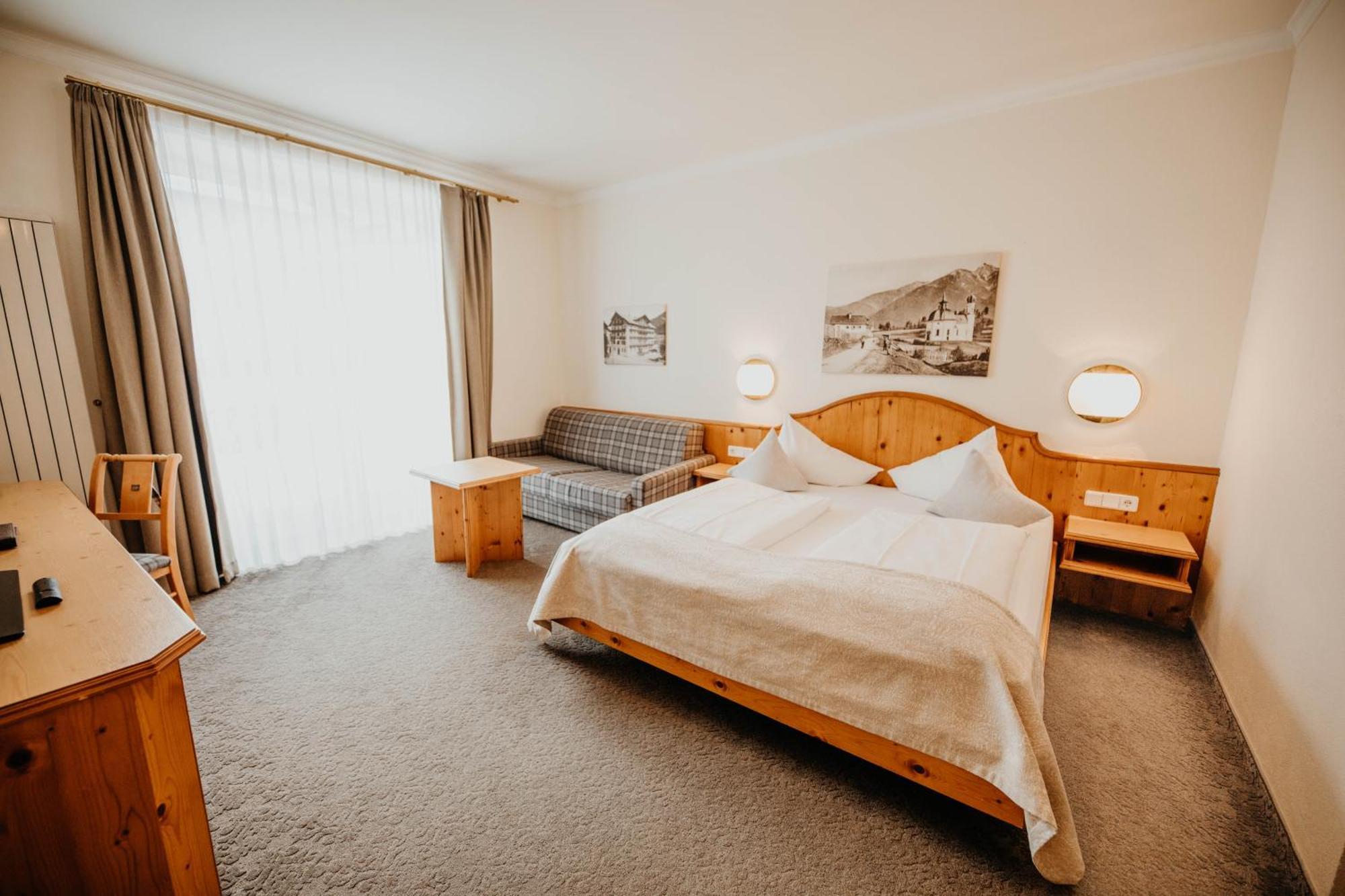 Post Seefeld - Wellnesshotel Tirol Seefeld in Tirol Pokoj fotografie