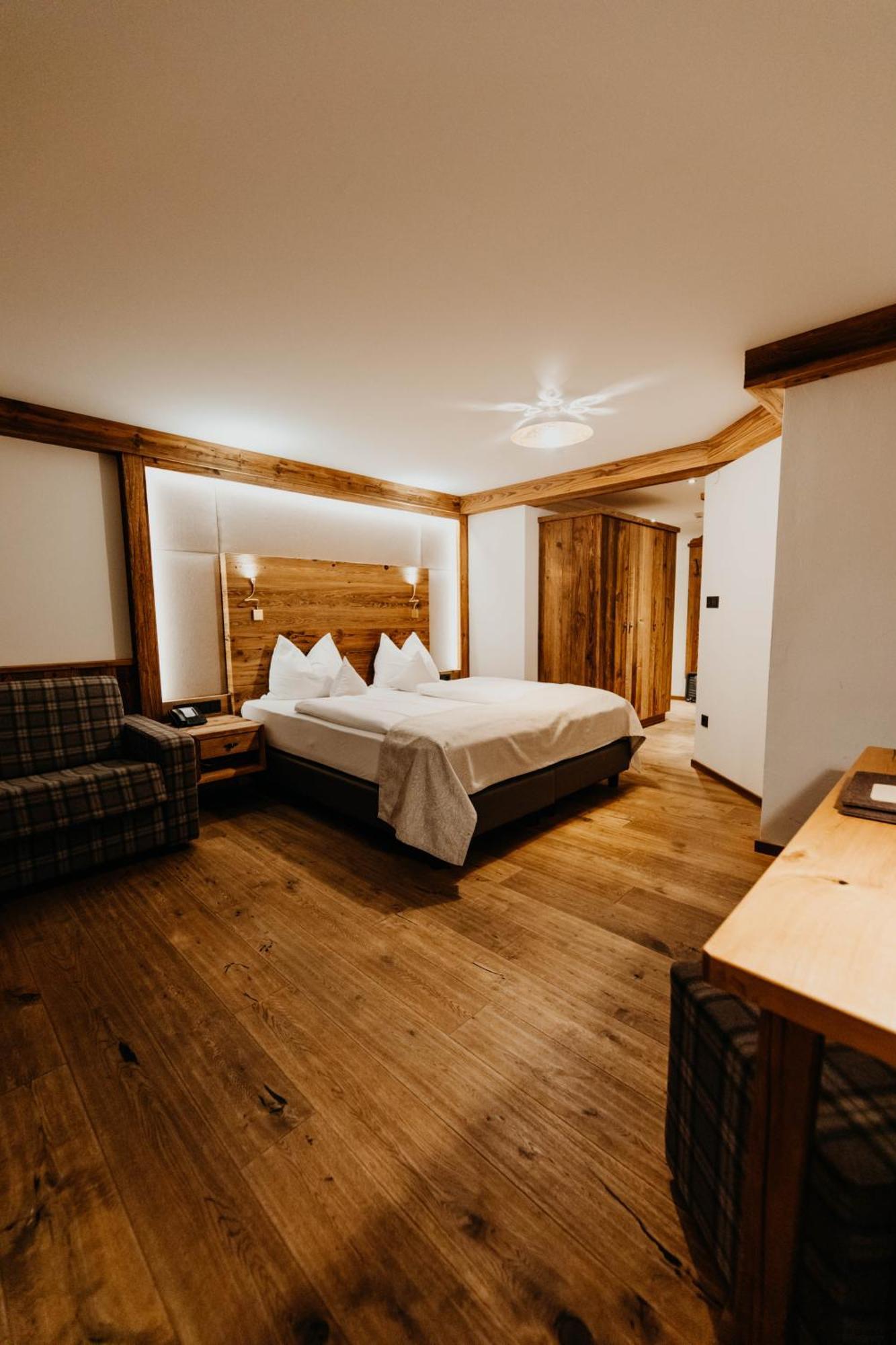 Post Seefeld - Wellnesshotel Tirol Seefeld in Tirol Pokoj fotografie